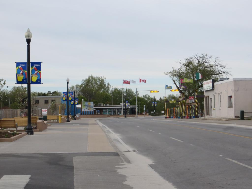 Villa Nova Motel Wasaga Beach Exterior foto